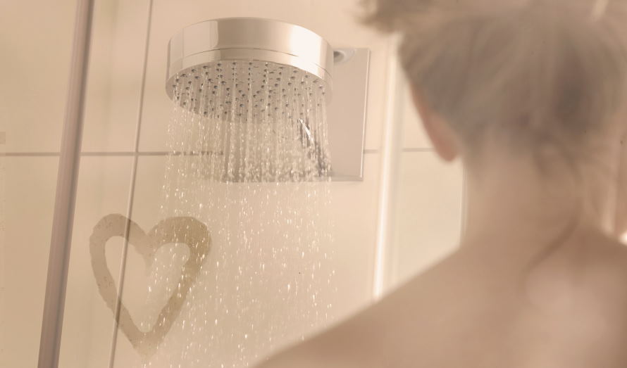 soaking hair into hot water